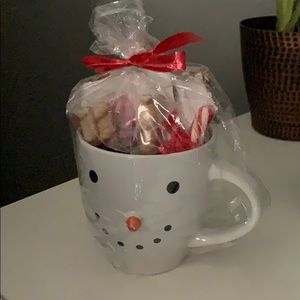 Large cocoa cup gift.